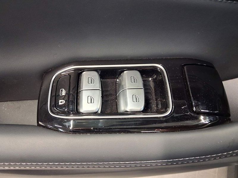 Omoda 9 (2026) Premium 1.5TGDI PHEV AWD - fotka 12 z 33