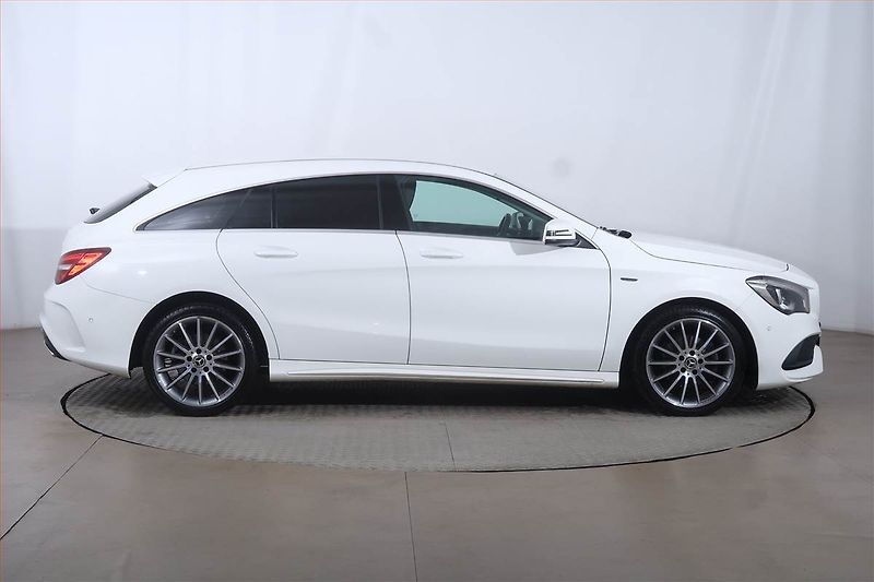 Mercedes-Benz CLA (2018) AMG Paket 200 CDI, Automat - fotka 6 z 22
