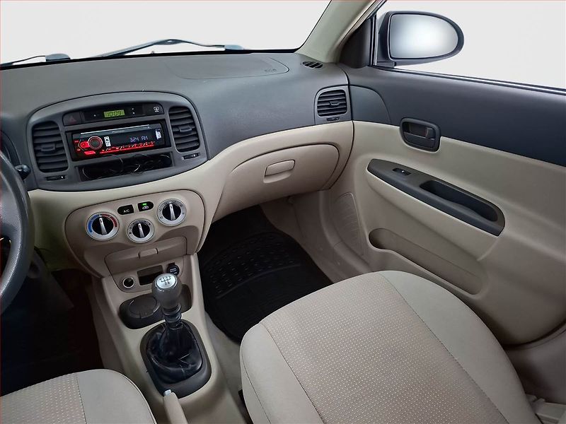 Hyundai Accent (2006) 1.4i, Tažné, Klima - fotka 8 z 15