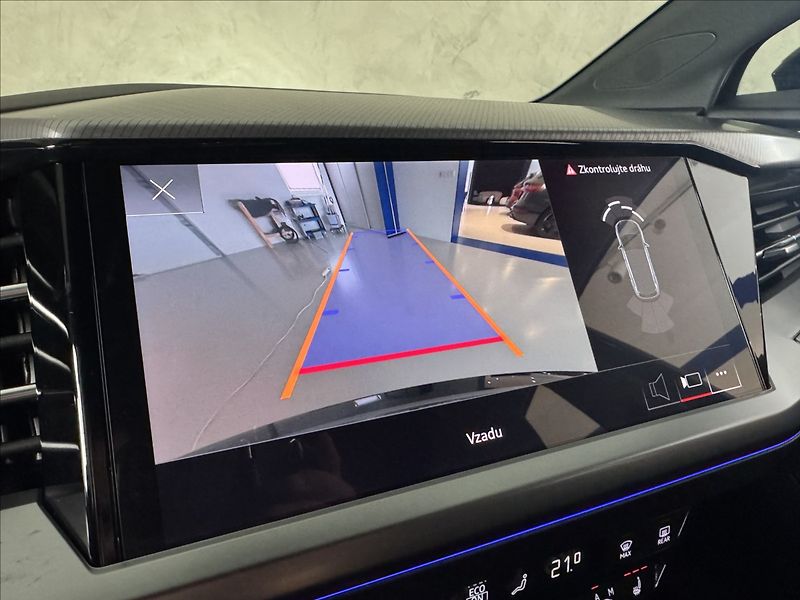 Audi Q4 e-tron 150kW Sport LED Kamera HUD - fotka 42 z 48
