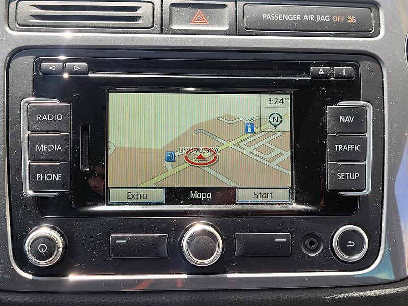Volkswagen Tiguan 2,0 TDi DSG 4motion SERV.KNÍŽK - fotka 33 z 41