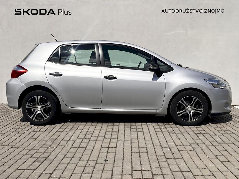 Toyota Auris (2012) 1,4 D-4D 6man - fotka 7 z 22