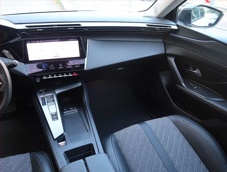 Peugeot 408 (2024) 1.2 PureTech - fotka 8 z 22