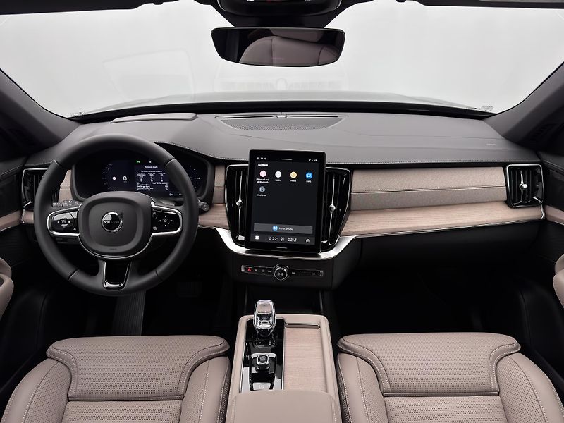 Volvo XC90 (2026) T8 AWD Plug-in BRIGHT PLUS 7m - fotka 2 z 27