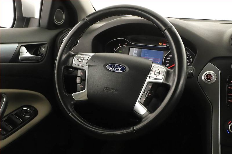 Ford Mondeo (2012) 2.0 TDCi, Automat, Tempomat - fotka 8 z 14