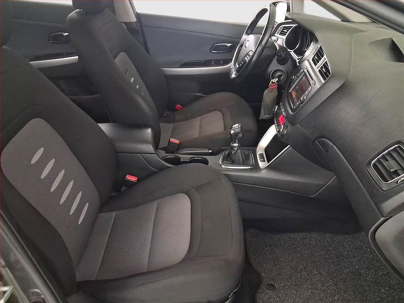 Kia Ceed (2013) 1.6 GDI, Navi, Tempomat - fotka 9 z 16