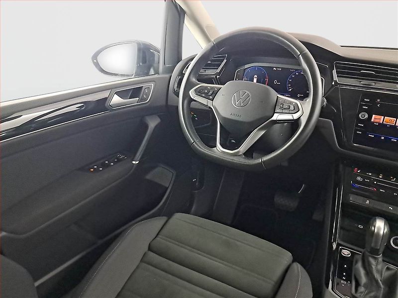 Volkswagen Touran (2023) 2.0 TDI - fotka 7 z 20