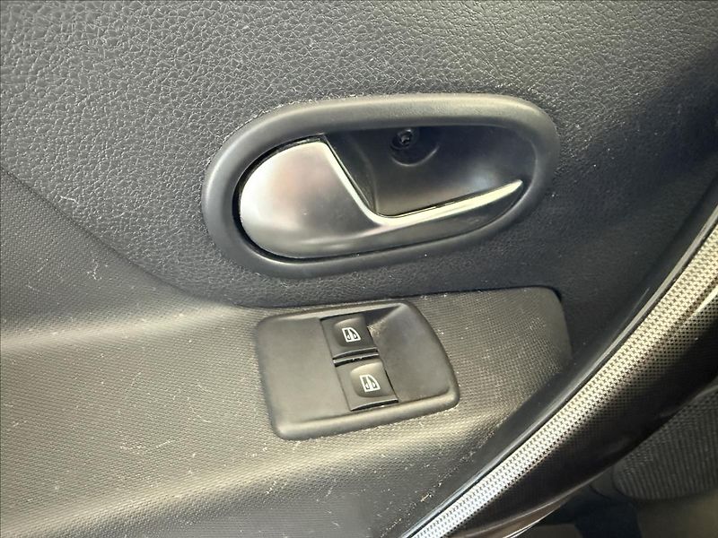 Dacia Logan 0,9   66kW,STEPWAY,1.MAJITEL - fotka 10 z 23