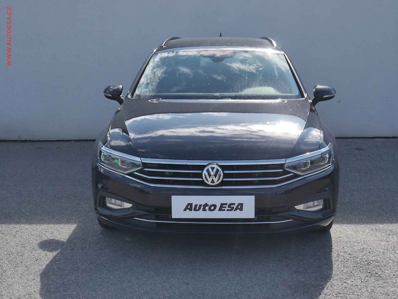 Volkswagen Passat (2019) 2.0TDi, DSG, LED, navi - fotka 2 z 13