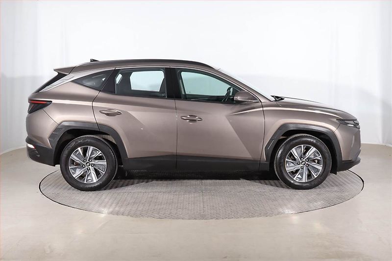 Hyundai Tucson (2022) 1.6 T-GDI - fotka 6 z 24