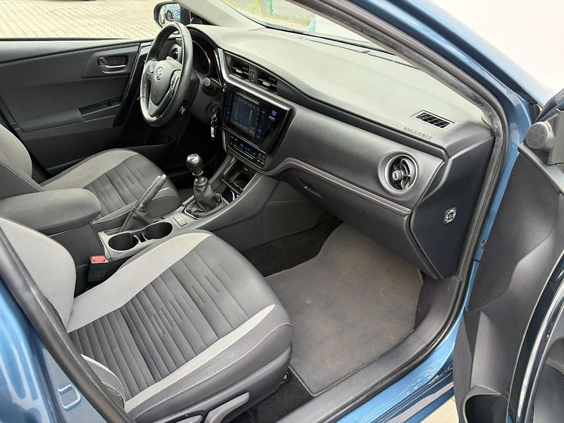 Toyota Auris 1.6 Valvematic Active - fotka 20 z 24