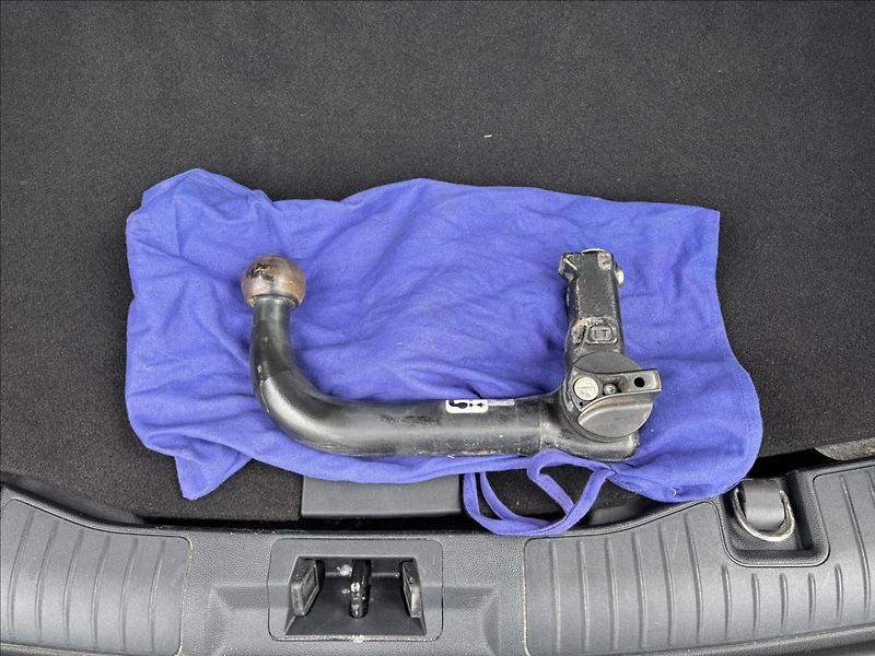 Ford Kuga 1,5 EcoBoost 110kW Titanium - fotka 12 z 39