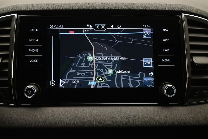 Škoda Karoq 1,5 TSI 110kW DSG Business Zár - fotka 20 z 31