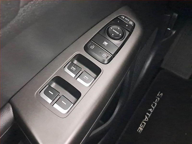 Kia Sportage (2021) Black Edition 1.6 T-GDI - fotka 15 z 15
