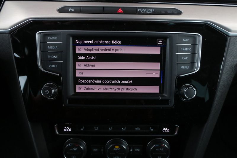 Volkswagen Passat (2017) 2.0TDI 140kW 4MOT DSG Highline - fotka 30 z 49