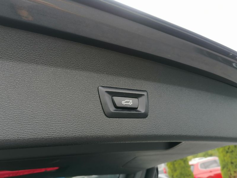 BMW X1 (2022) xDrive25eA Plug-in Hybrid - fotka 30 z 41