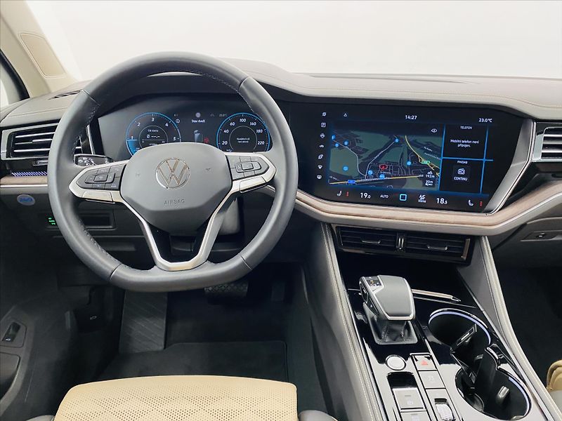 Volkswagen Touareg 3,0 Elegance nez. topení - fotka 10 z 26