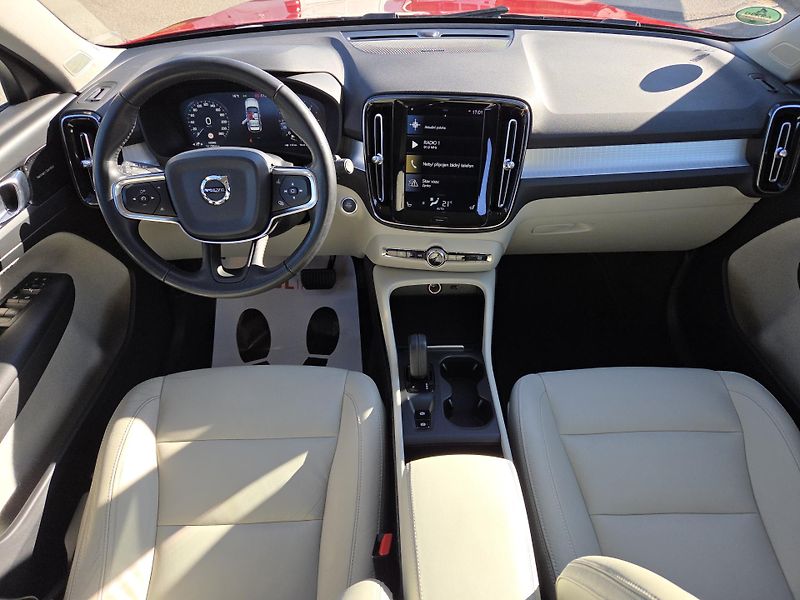 Volvo XC40 (2019) 2,0D3 1.majitel - fotka 7 z 11