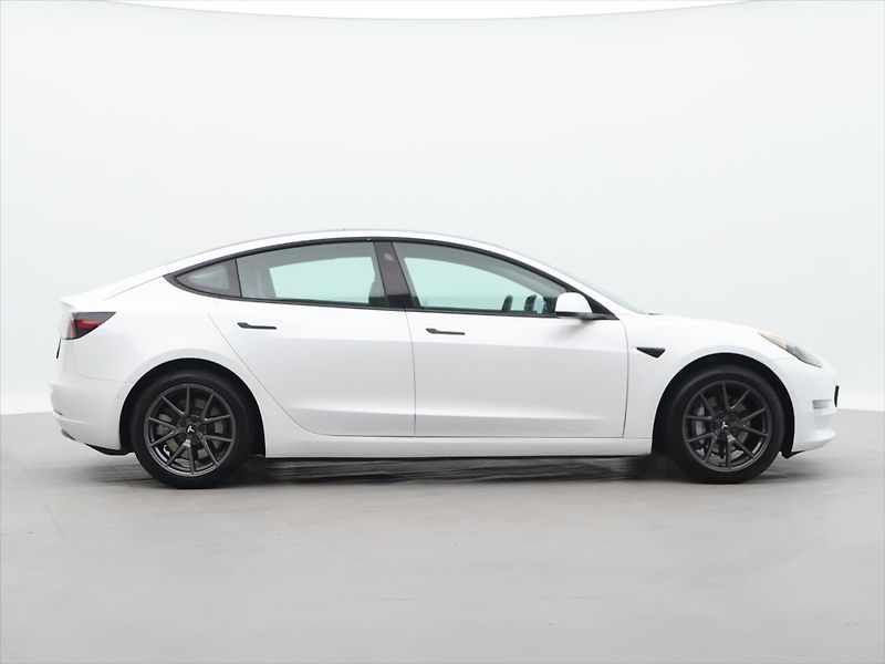 Tesla Model 3 LR 366kW 75kWh AWD DPH - fotka 8 z 35