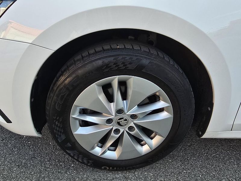 Škoda Octavia 2.0TDi 85kW 1.Maj. ČR LED NAVI - fotka 7 z 44