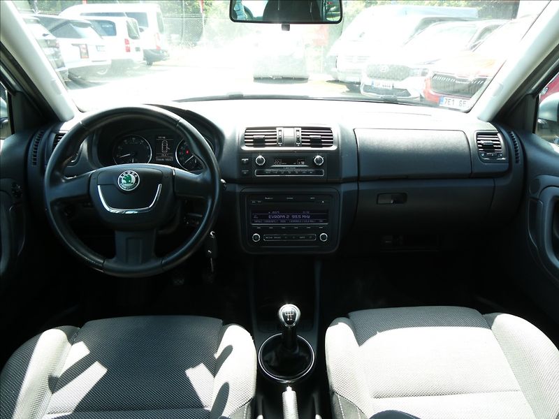 Škoda Fabia 1,2 Tsi 63kW SPORT,digi.klima - fotka 24 z 36