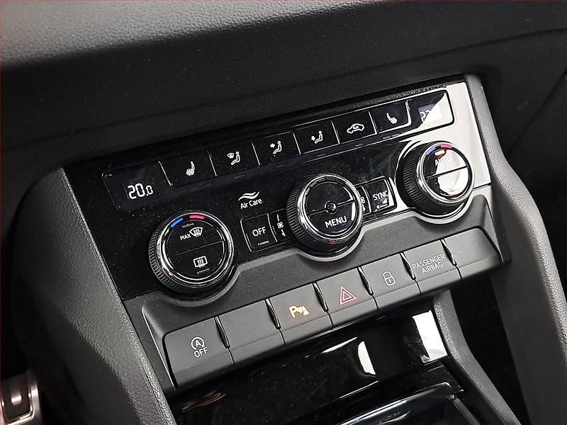 Škoda Karoq (2021) Sportline 1.5 TSI - fotka 17 z 30