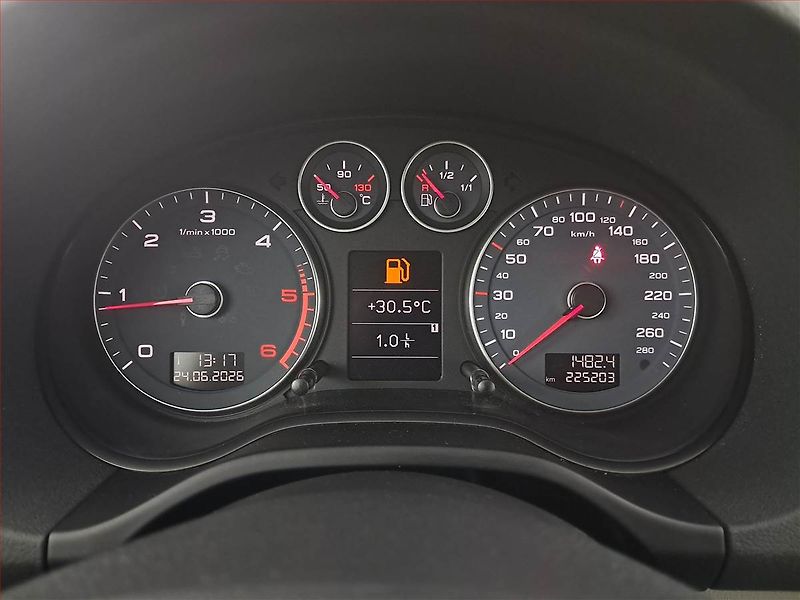 Audi A3 (2011) 1.6 TDI, Serv.kniha, Tempomat - fotka 11 z 17