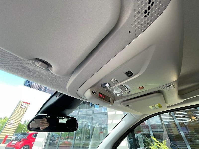 Toyota ProAce City Verso 1.5 D-4D A/T VIP 7S - fotka 20 z 29