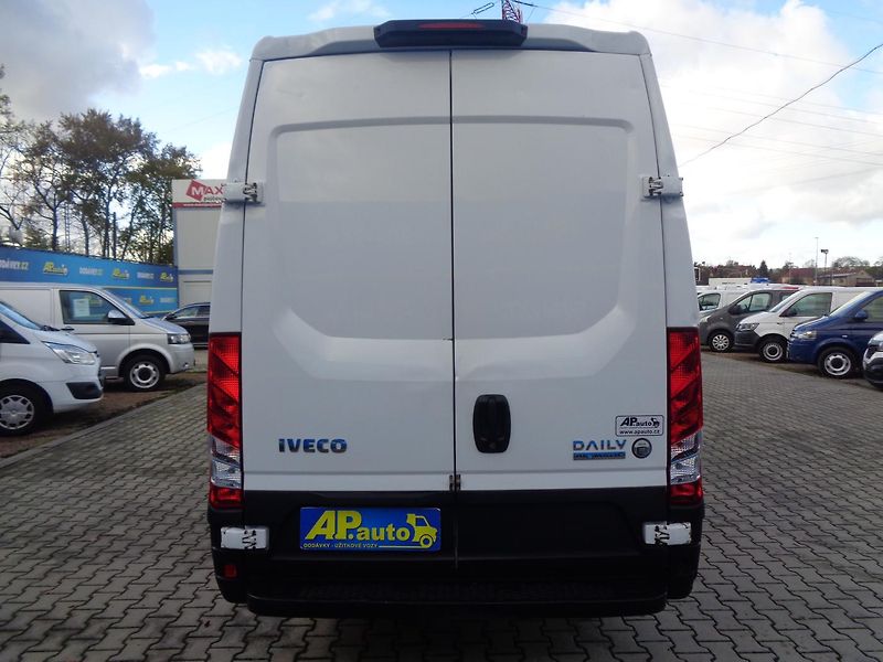Iveco Daily 2,3 HPT  MAXI AUTOMAT KLIMA - fotka 11 z 32