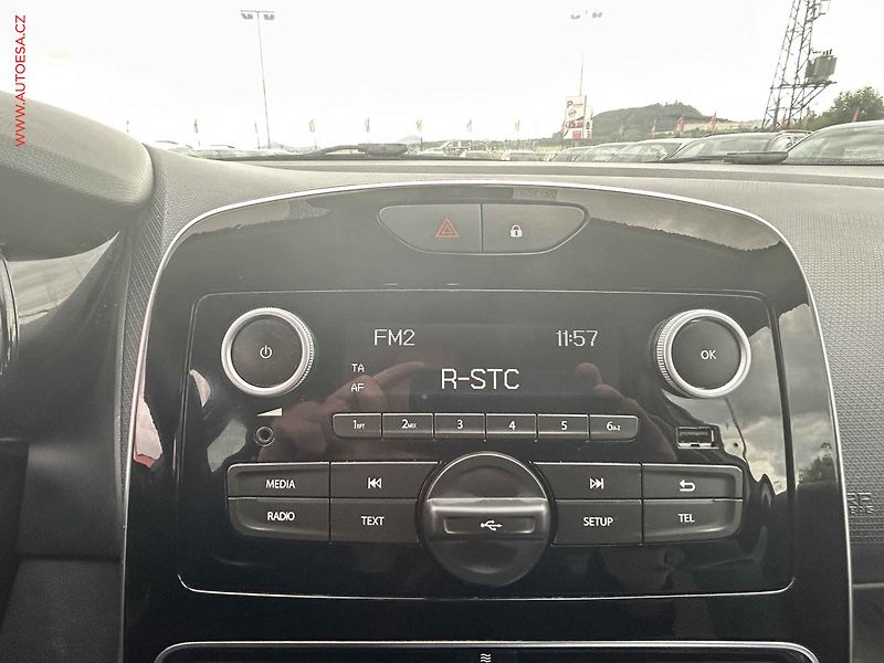 Renault Clio (2016) 1.2i, 1.maj,ČR, servis.kniha - fotka 14 z 17