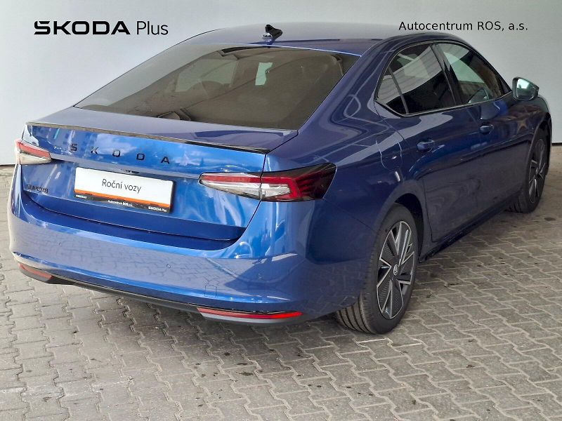 Škoda Superb (2025) SPORTLINE TS 195/2.0 A7A - fotka 2 z 31