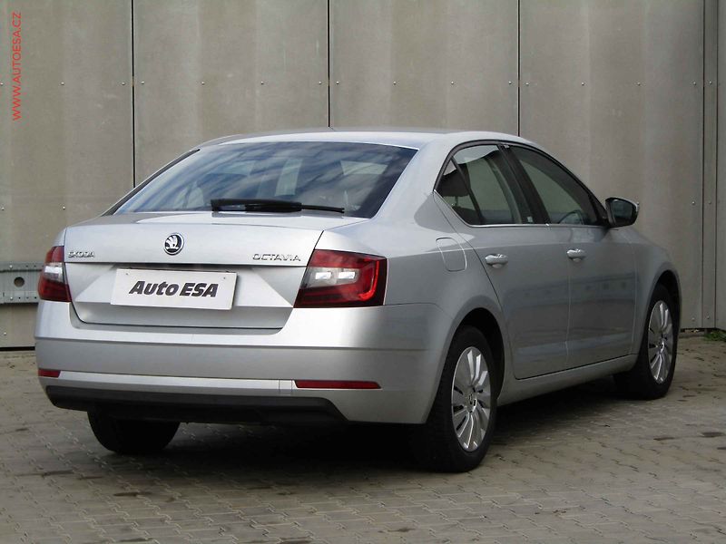 Škoda Octavia (2017) 1.6 TDi, 2.maj,ČR, AC - fotka 4 z 20