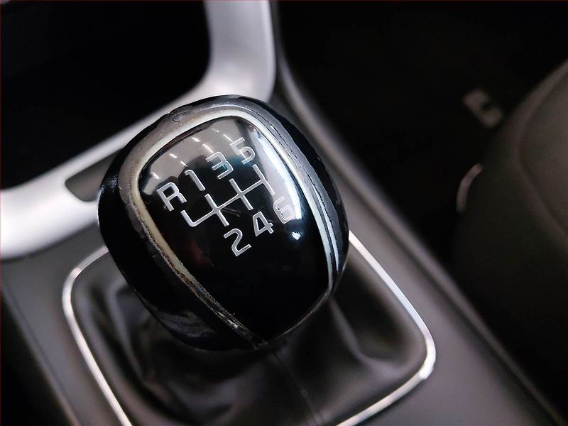Kia Ceed (2012) 1.6 GDI, Navi, Xenony - fotka 16 z 17