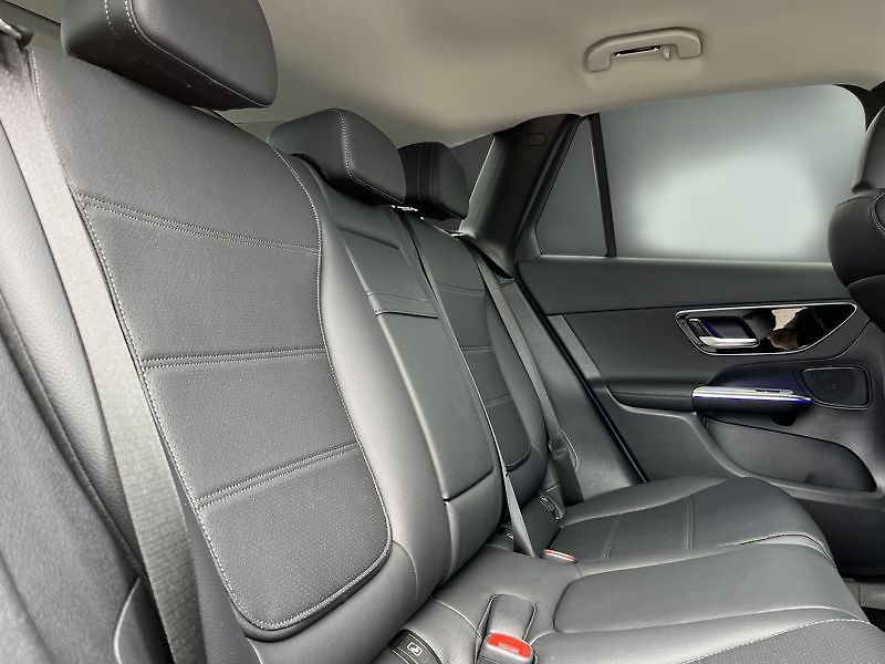 Mercedes-Benz GLC SUV 220d 4MATIC Avantgarde - fotka 20 z 21