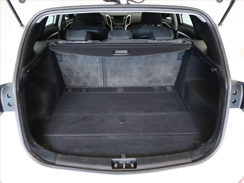 Hyundai i30 (2016) 1.6 CRDi, Serv.kniha, Tempomat - fotka 11 z 12