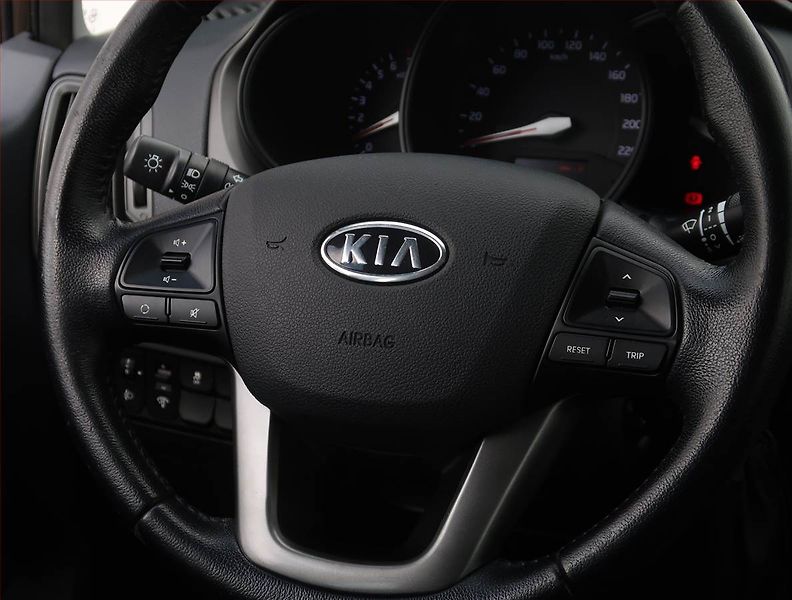 Kia Rio (2012) 1.25 CVVT, Park. senzory - fotka 17 z 17