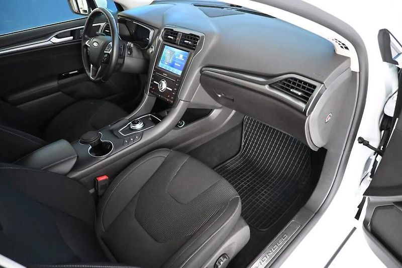 Ford Mondeo (2022) 2.0 LED ACC SONY 8AT Tažné ECO - fotka 10 z 36