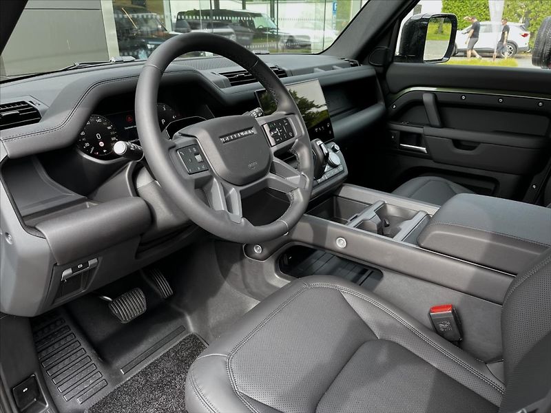 Land Rover Defender (2026) 3,0 110 X-Dynamic SE D200 AWD - fotka 8 z 18