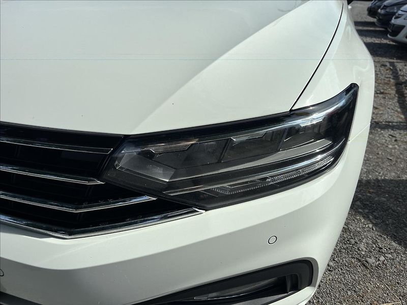 Volkswagen Passat 2,0 TDi DSG DPH  Webasto,Kamer - fotka 43 z 50
