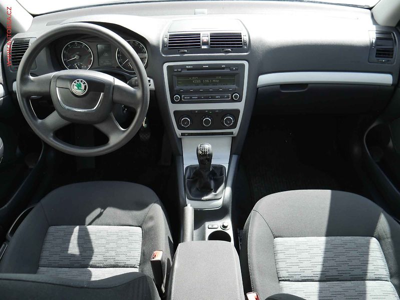 Škoda Octavia (2009) 1.4TSi, 1.maj, Ambiente - fotka 8 z 17