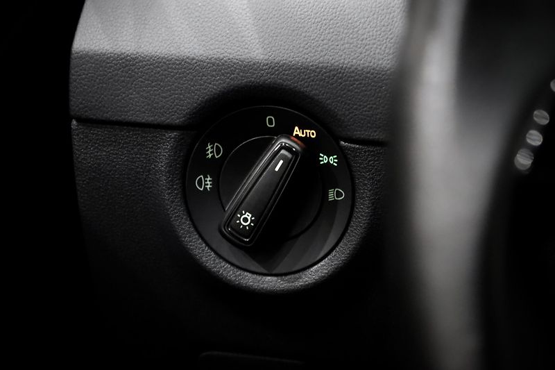 Škoda Octavia (2017) 3 FL Combi 1.4 TSI 110 kW  - fotka 27 z 34
