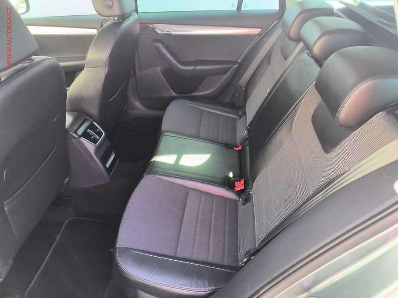 Škoda Octavia (2014) 2.0TDI, Elegance - fotka 10 z 20