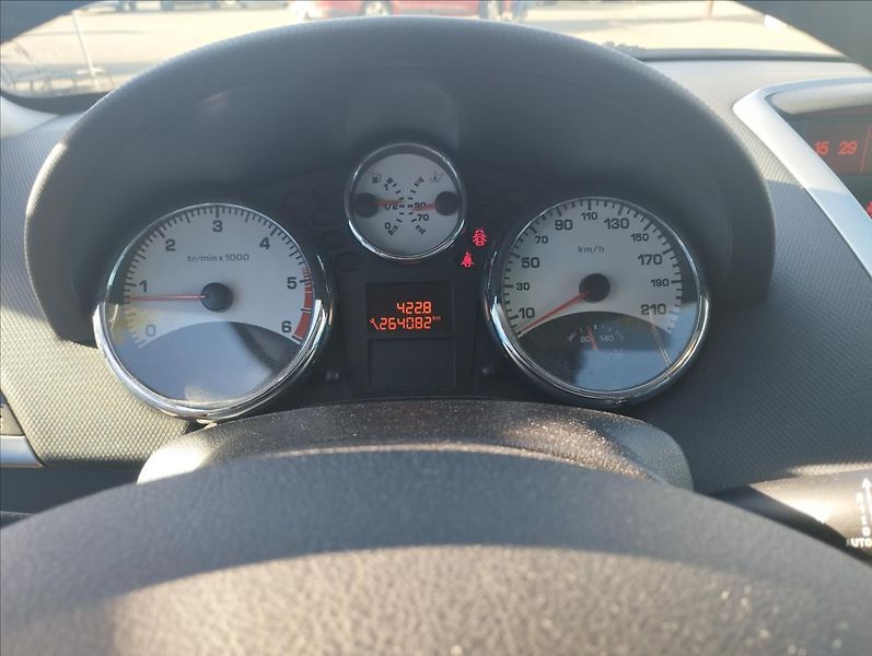 Peugeot 207 1,6 80KW MĚNĚNÝ OLEJ, DĚLANÉ R - fotka 14 z 17