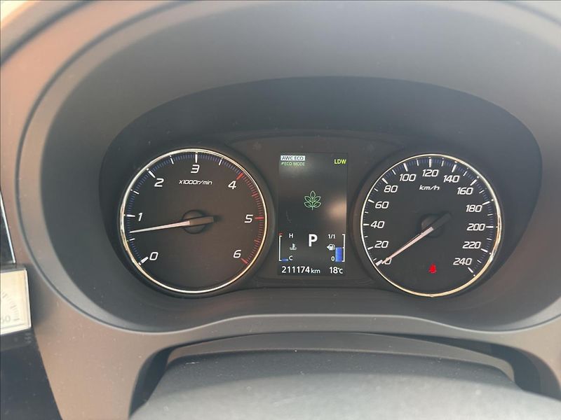 Mitsubishi Outlander 2,3 DI-D - fotka 13 z 31
