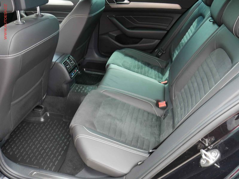 Volkswagen Passat (2020) 2.0TDi, ČR, Elegance, DSG - fotka 10 z 21