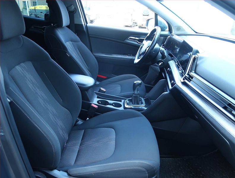 Kia Sportage (2022) 1.6 T-GDI - fotka 9 z 23