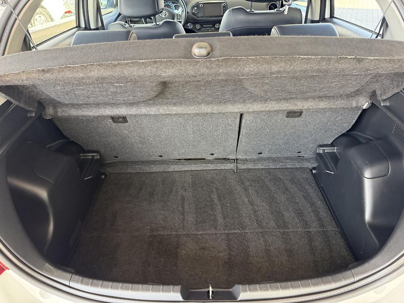 Toyota Yaris 1,5 Hybrid Active - fotka 7 z 10