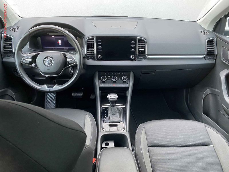 Škoda Karoq (2023) 2.0 TDi, TOUR, DSG, TZ, navi - fotka 8 z 20