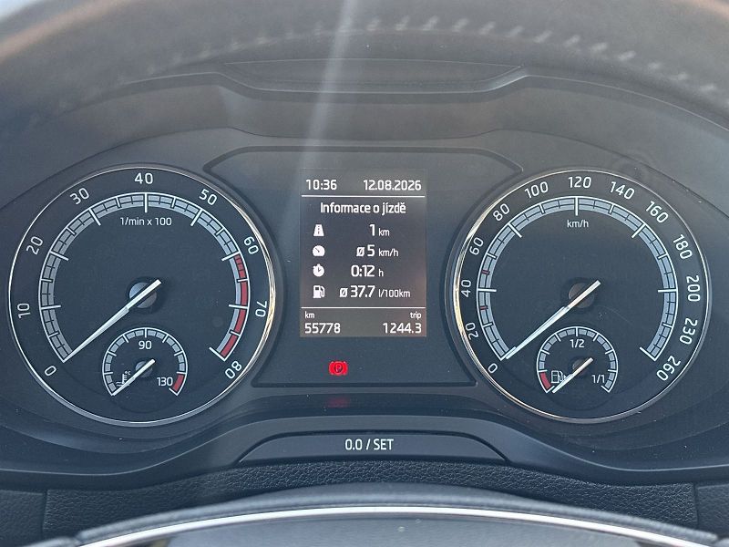 Škoda Karoq (2022) 1.5 TSI Ambition + - fotka 7 z 31