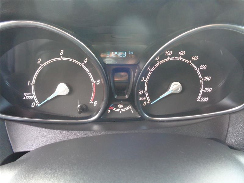 Ford Tourneo Courier 1,5 - fotka 17 z 17